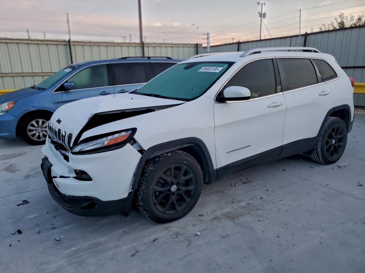Salvage Jeep Grand Cherokee Image