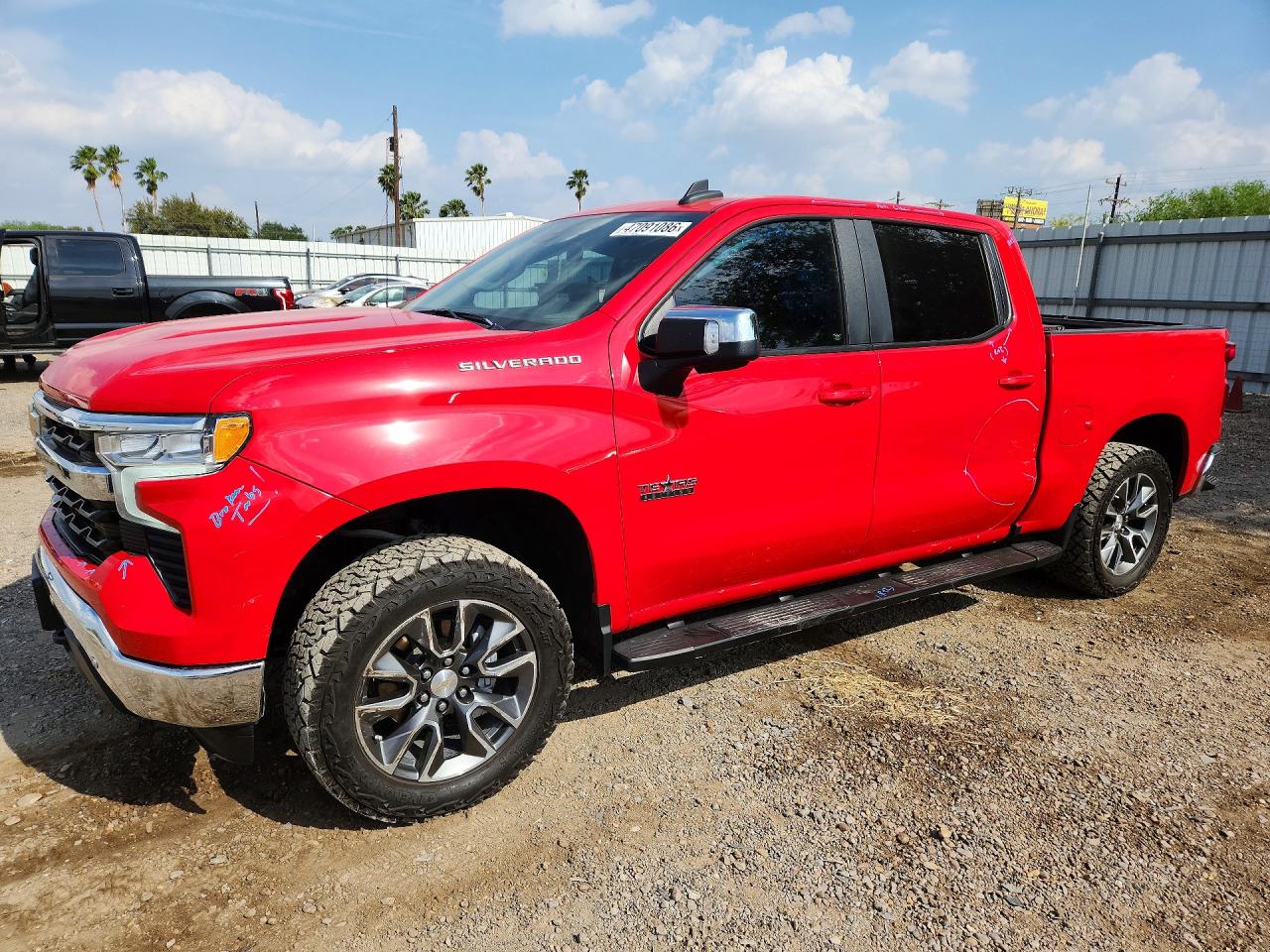Salvage Chevrolet Silverado Image