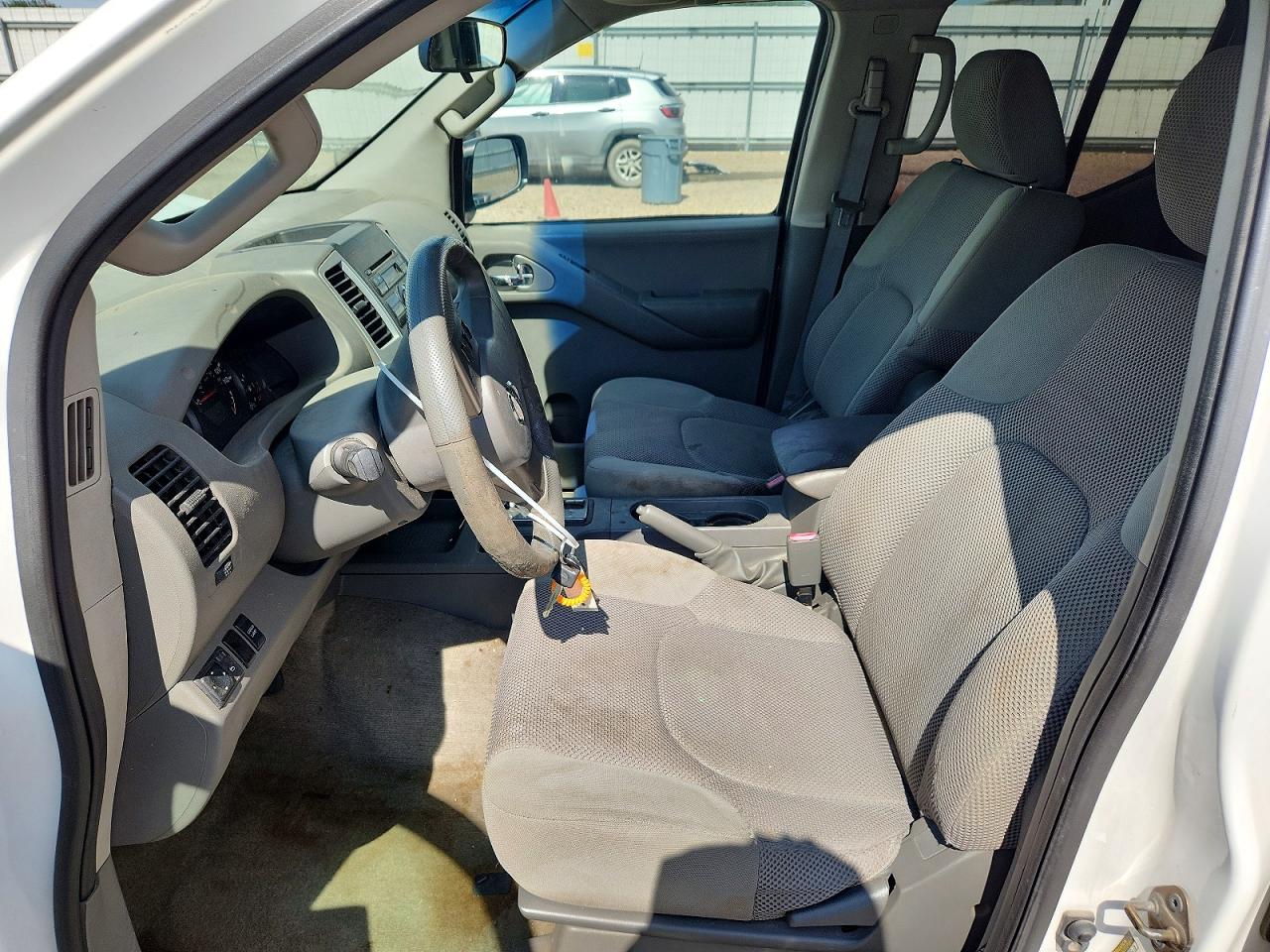 Nissan Frontier S