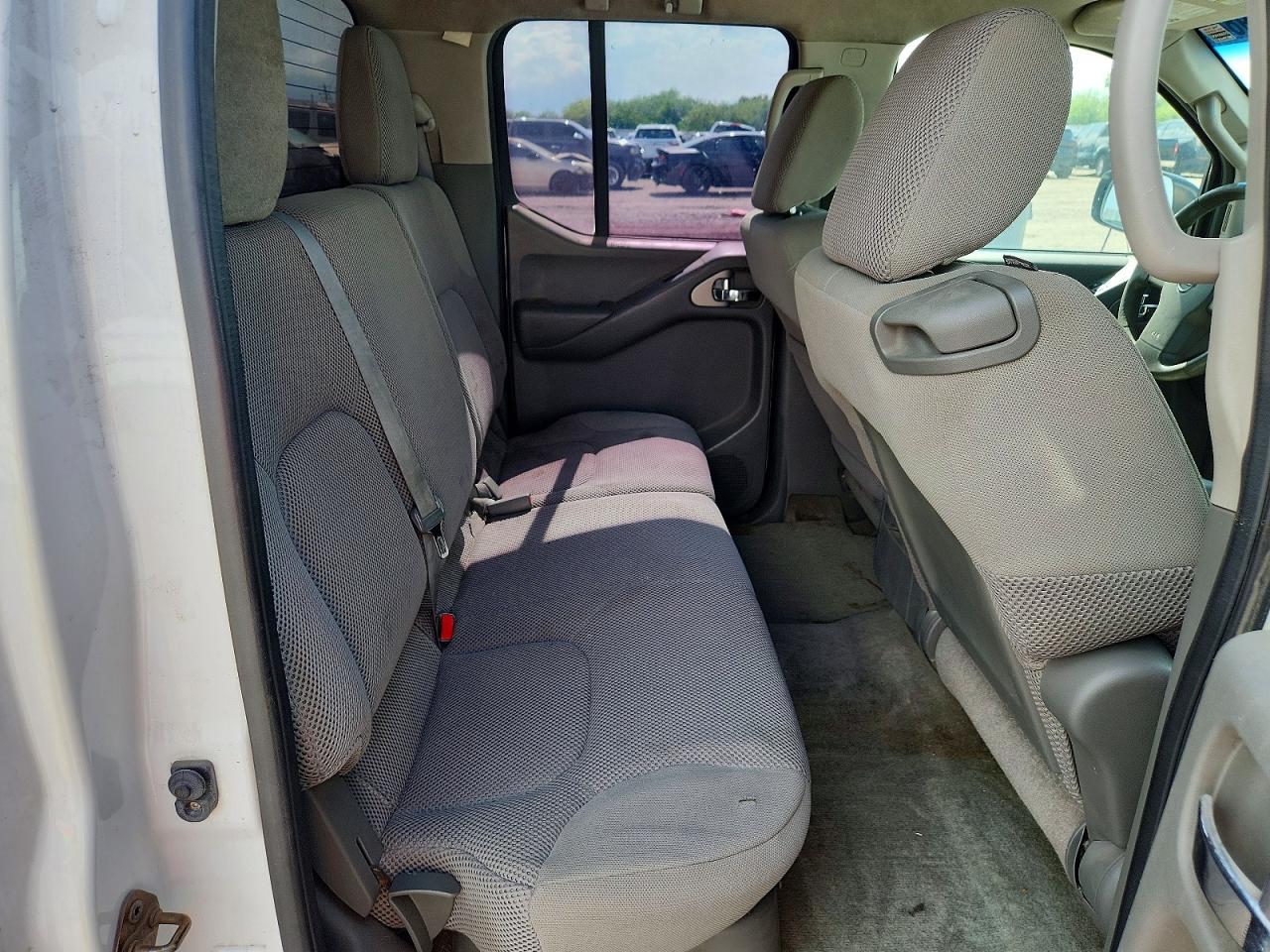 Nissan Frontier S