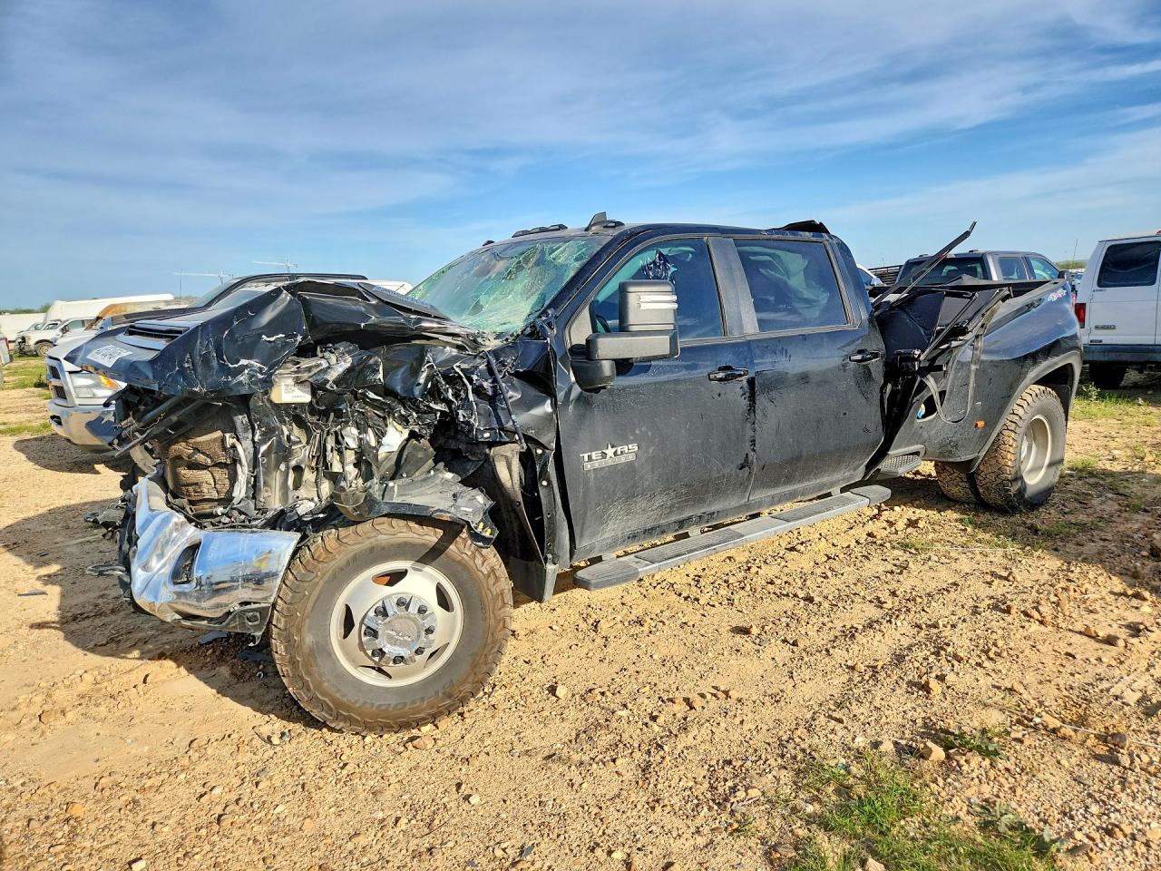 Salvage Chevrolet Silverado Image