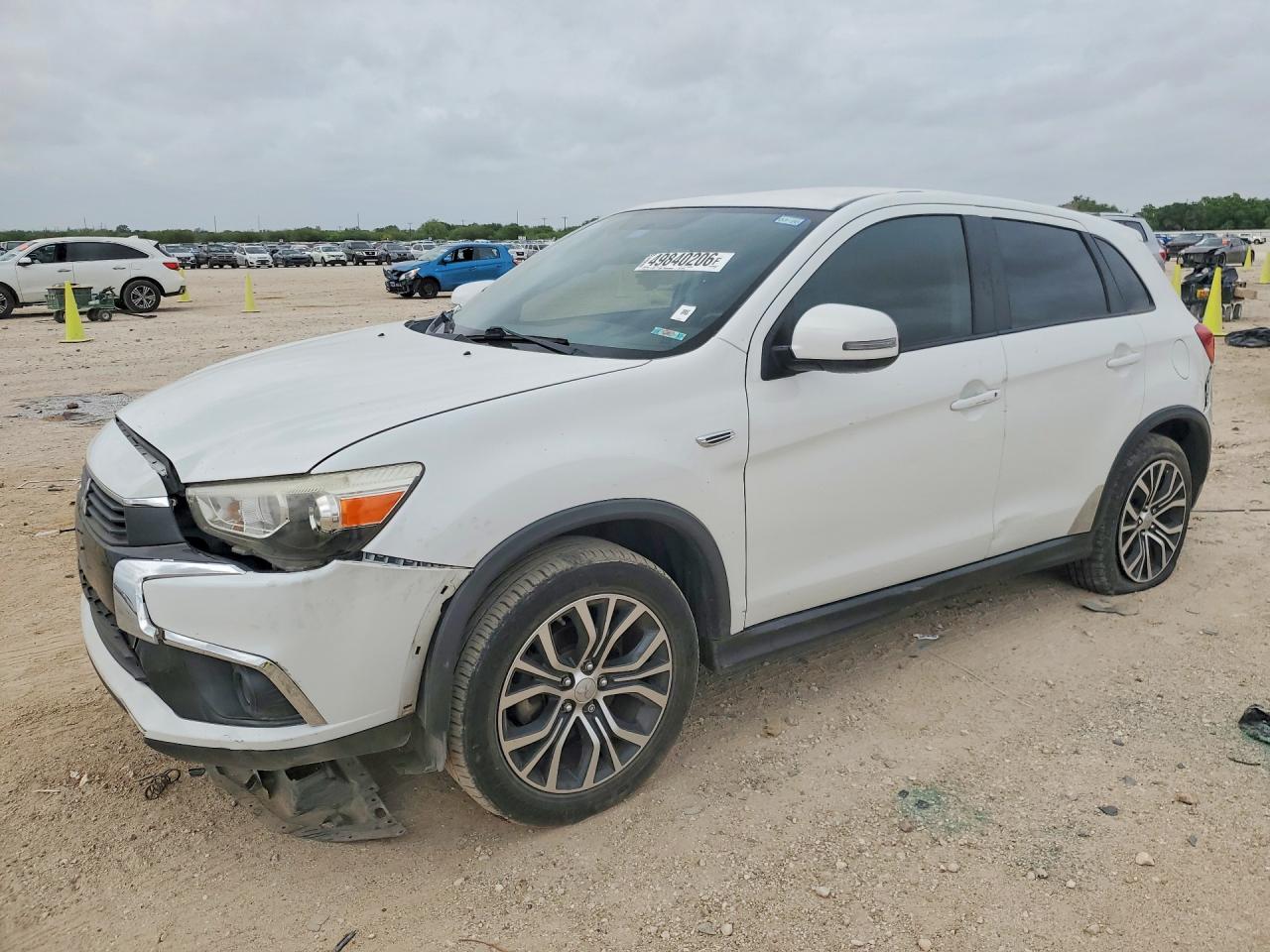 Salvage Mitsubishi Outlander Image