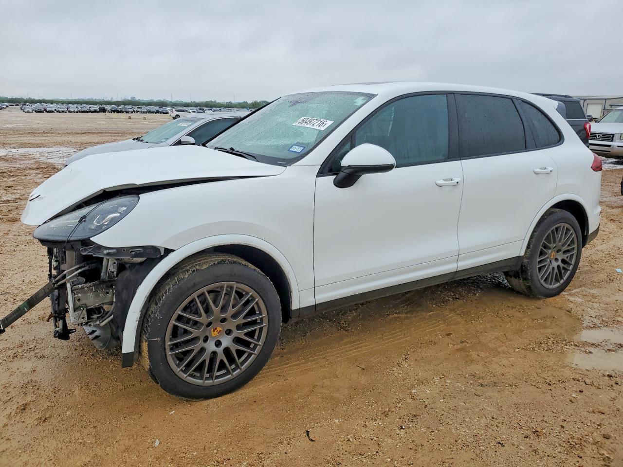 Salvage Porsche Cayenne Image