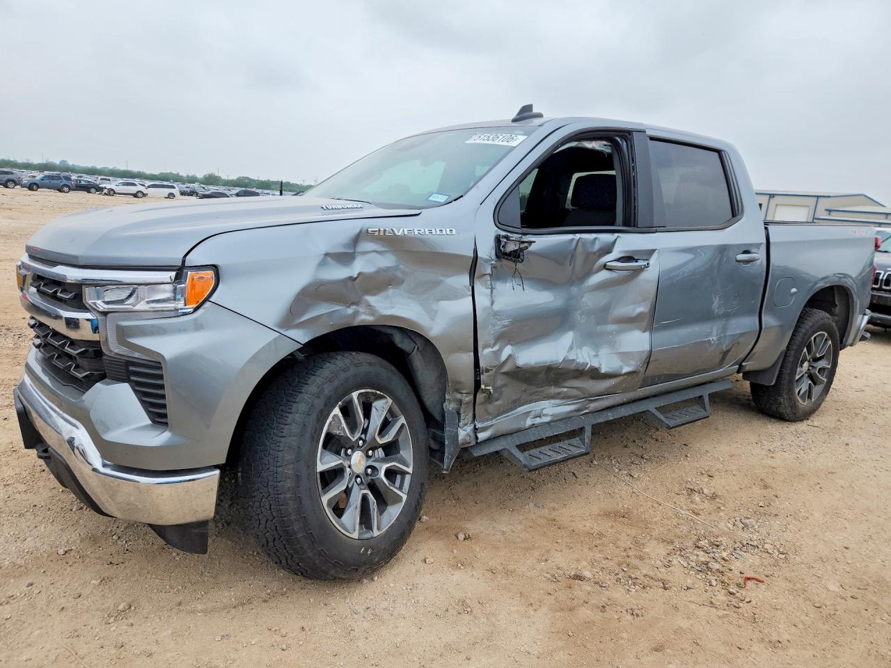 Salvage Chevrolet Silverado Image