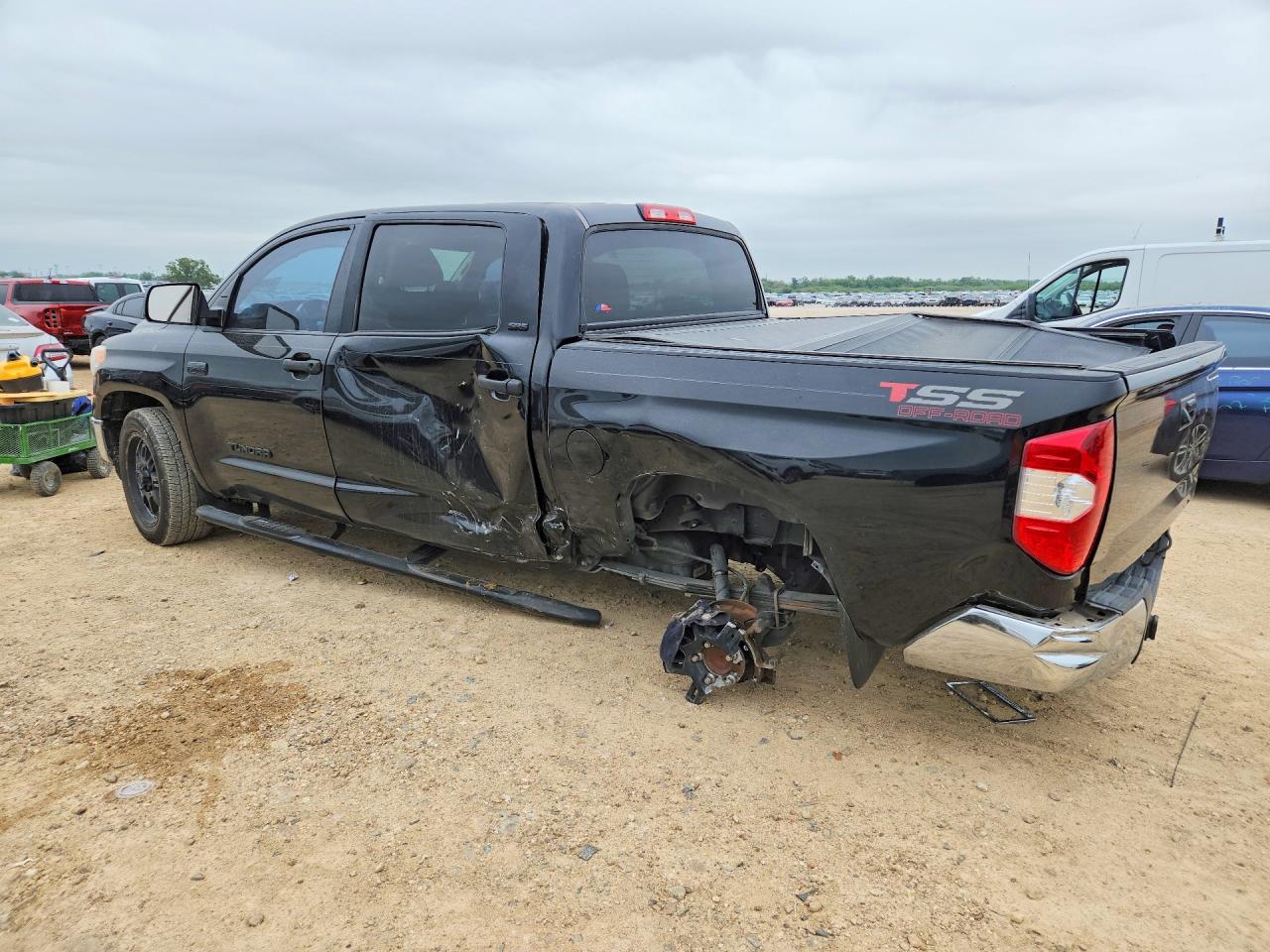 Toyota Tundra Crewmax Sr5