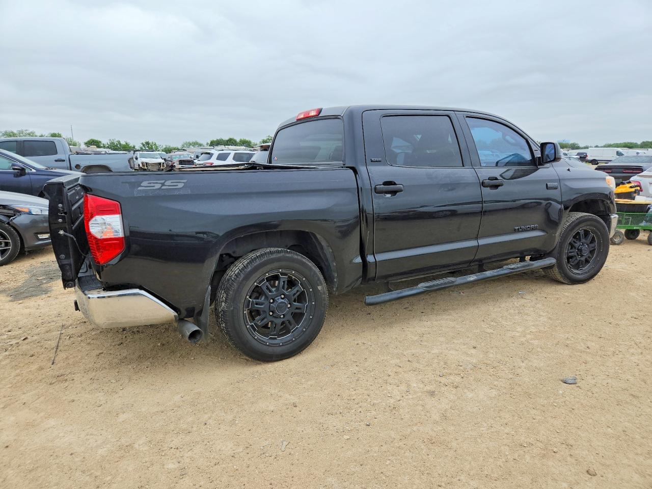 Toyota Tundra Crewmax Sr5