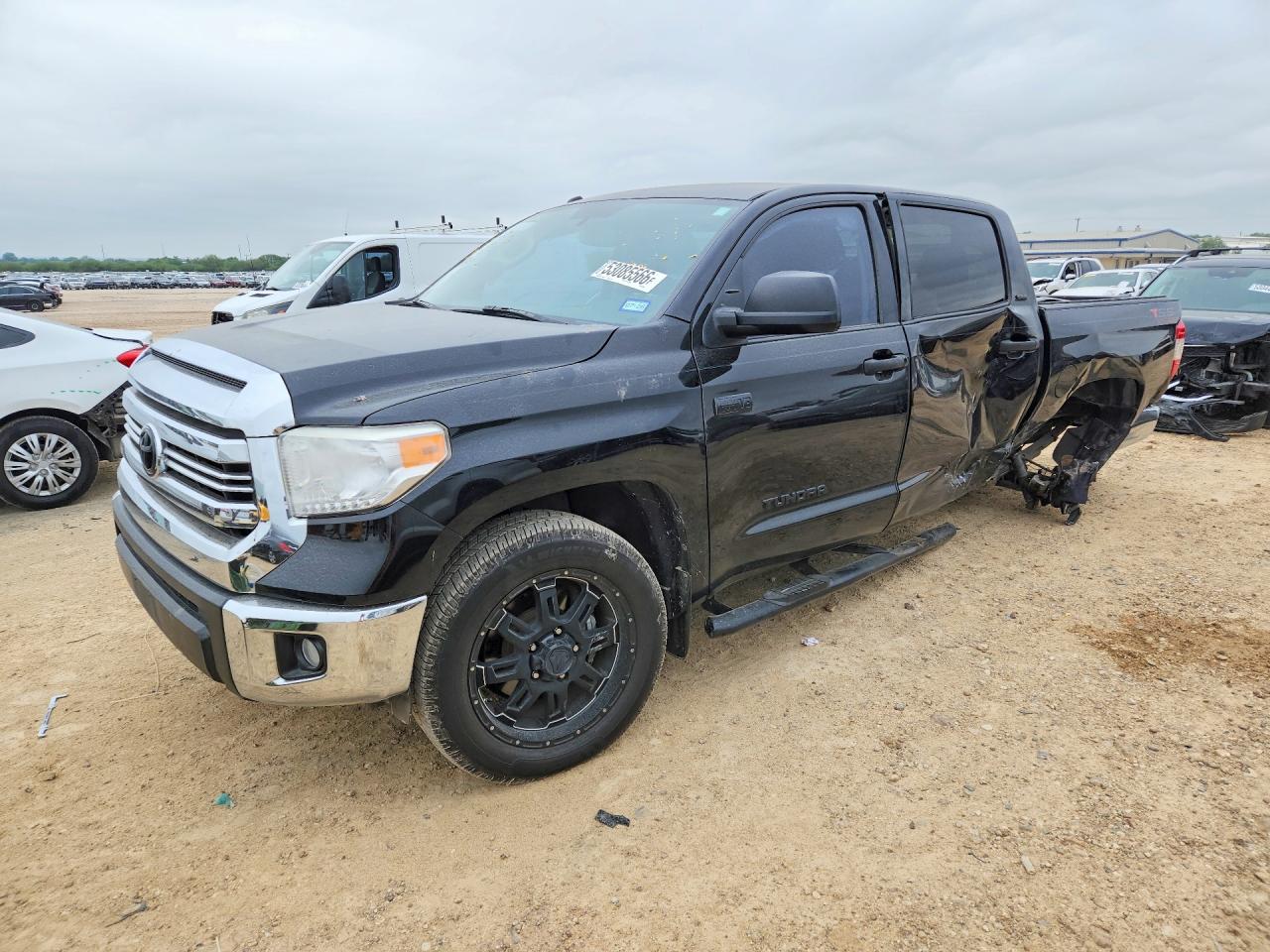 Salvage Toyota Tundra Image