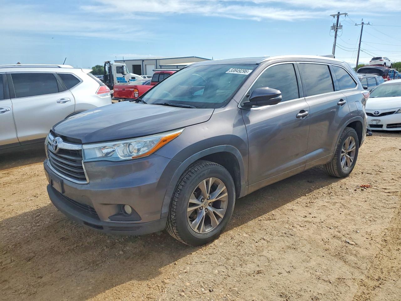 Salvage Toyota Highlander Image