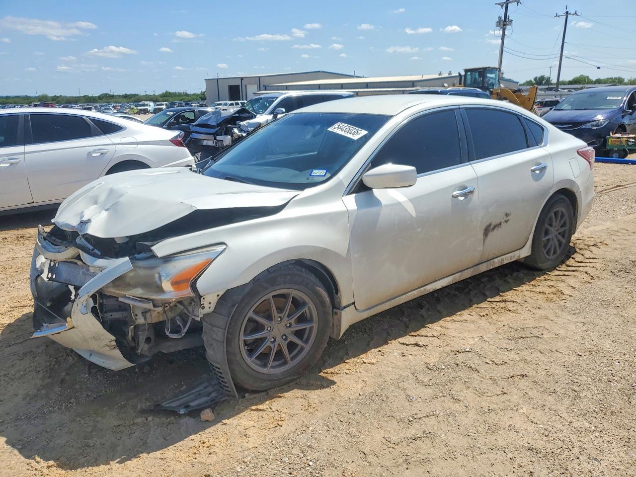 Salvage Nissan Altima Image