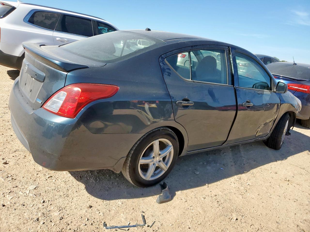 Nissan Versa S