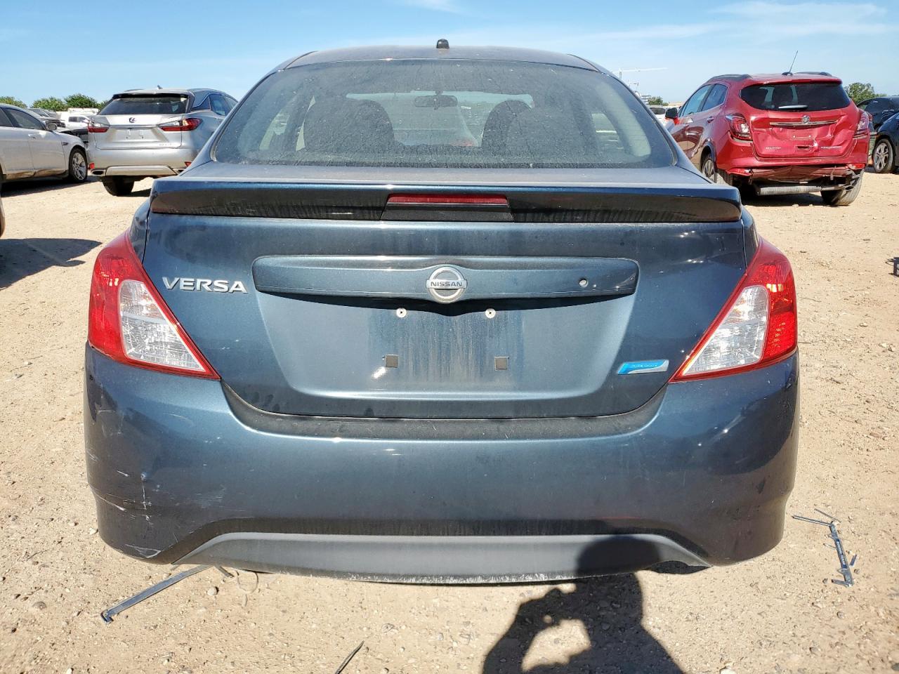 Nissan Versa S