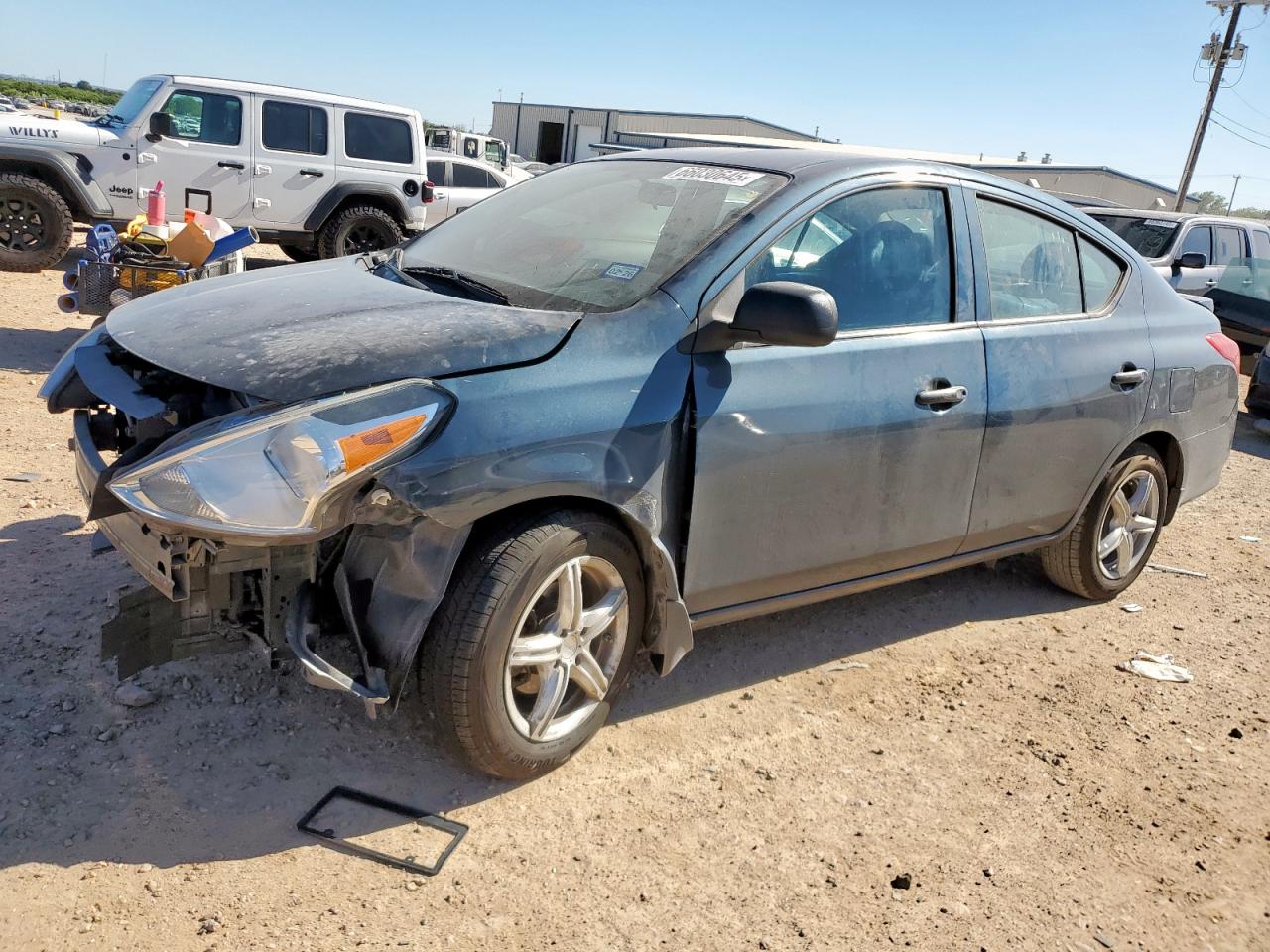 Salvage Nissan Versa Image