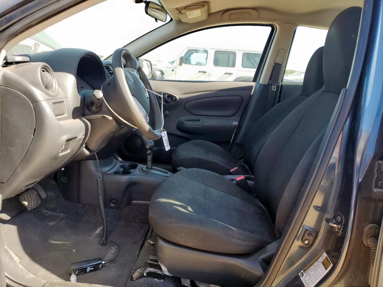 Nissan Versa S