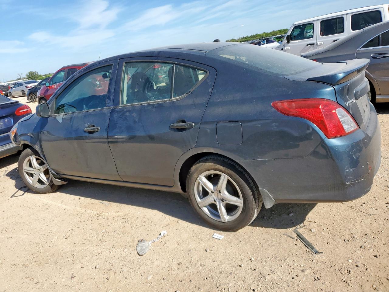 Nissan Versa S