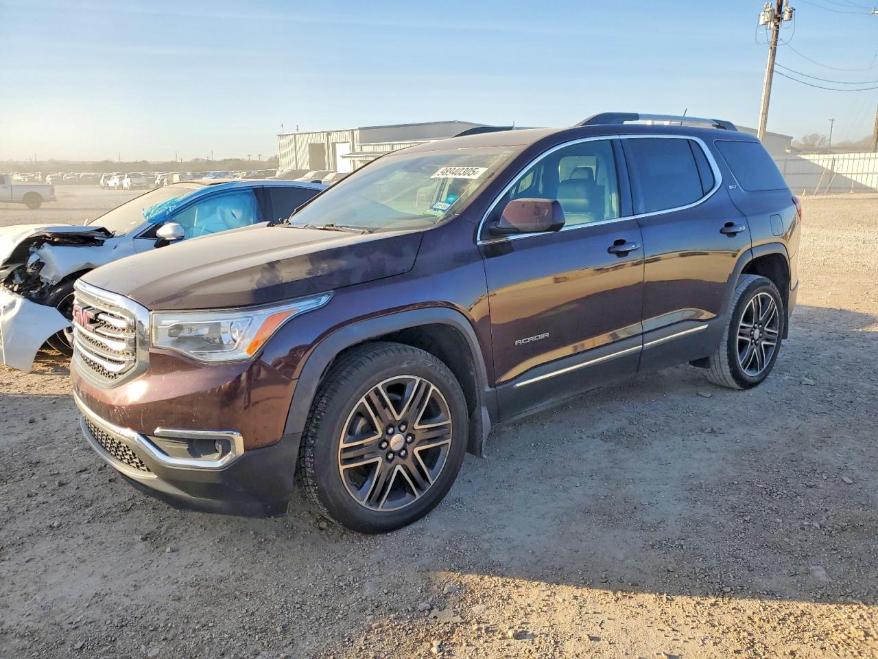 Salvage GMC Acadia Image