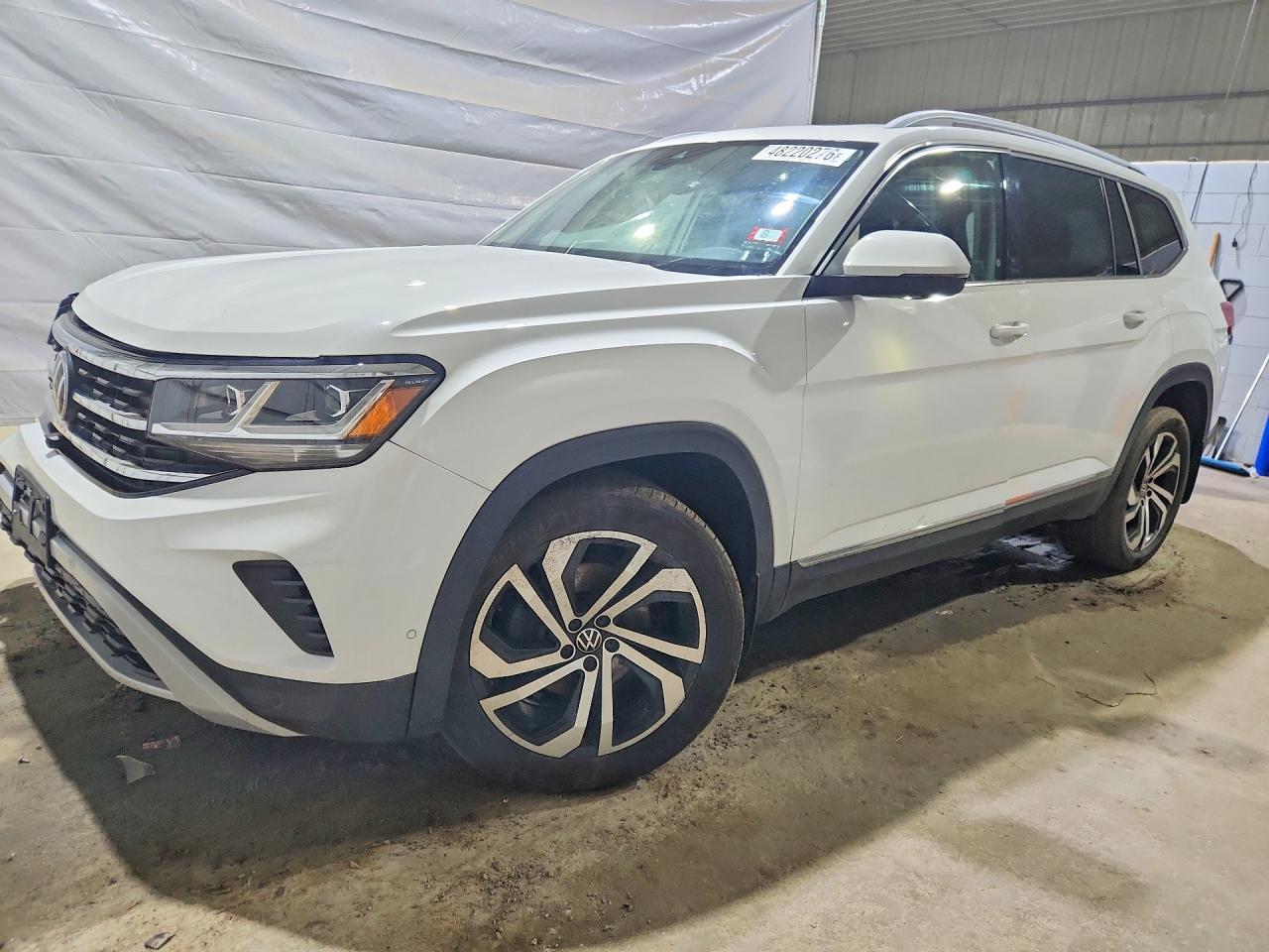 Salvage Volkswagen Atlas Image