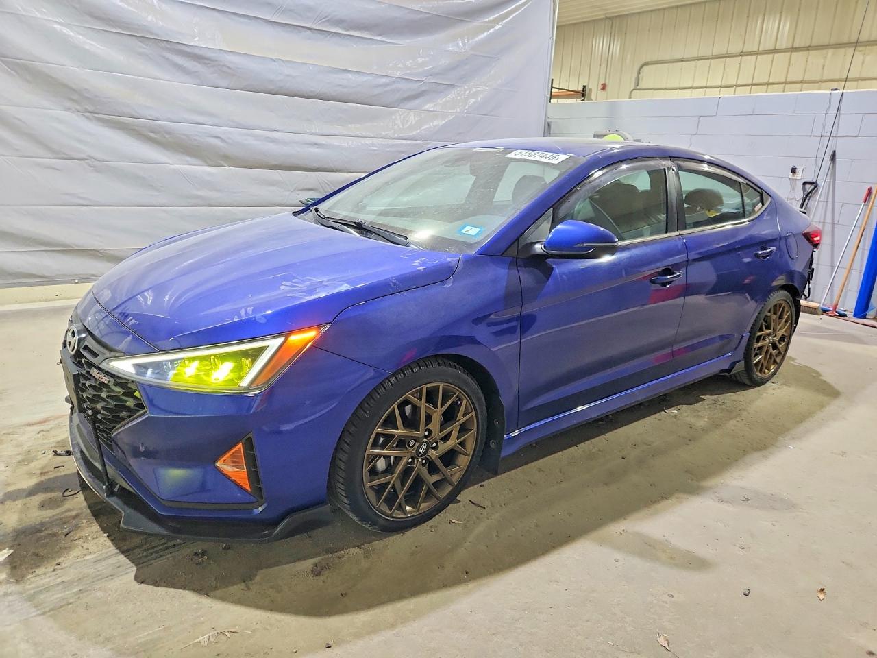 Salvage Hyundai ELANTRA Image