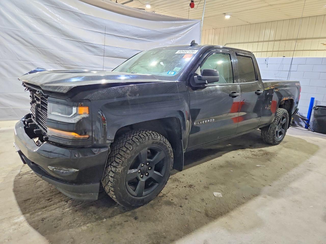 Salvage Chevrolet Silverado Image