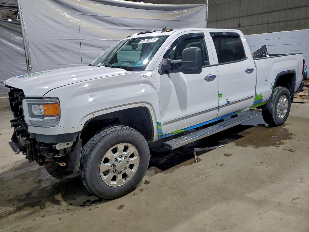 Salvage GMC Sierra Image