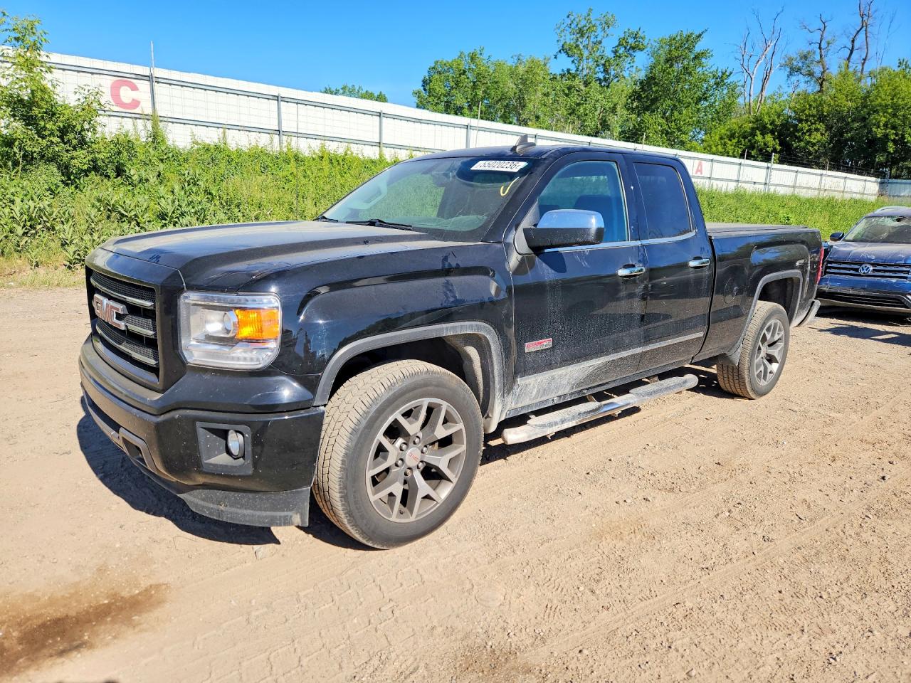 Salvage GMC Sierra Image