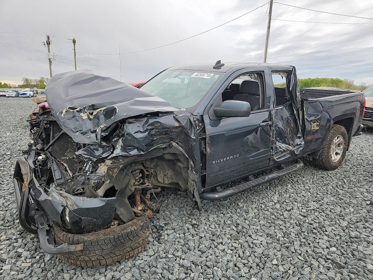 Salvage Chevrolet Silverado Image