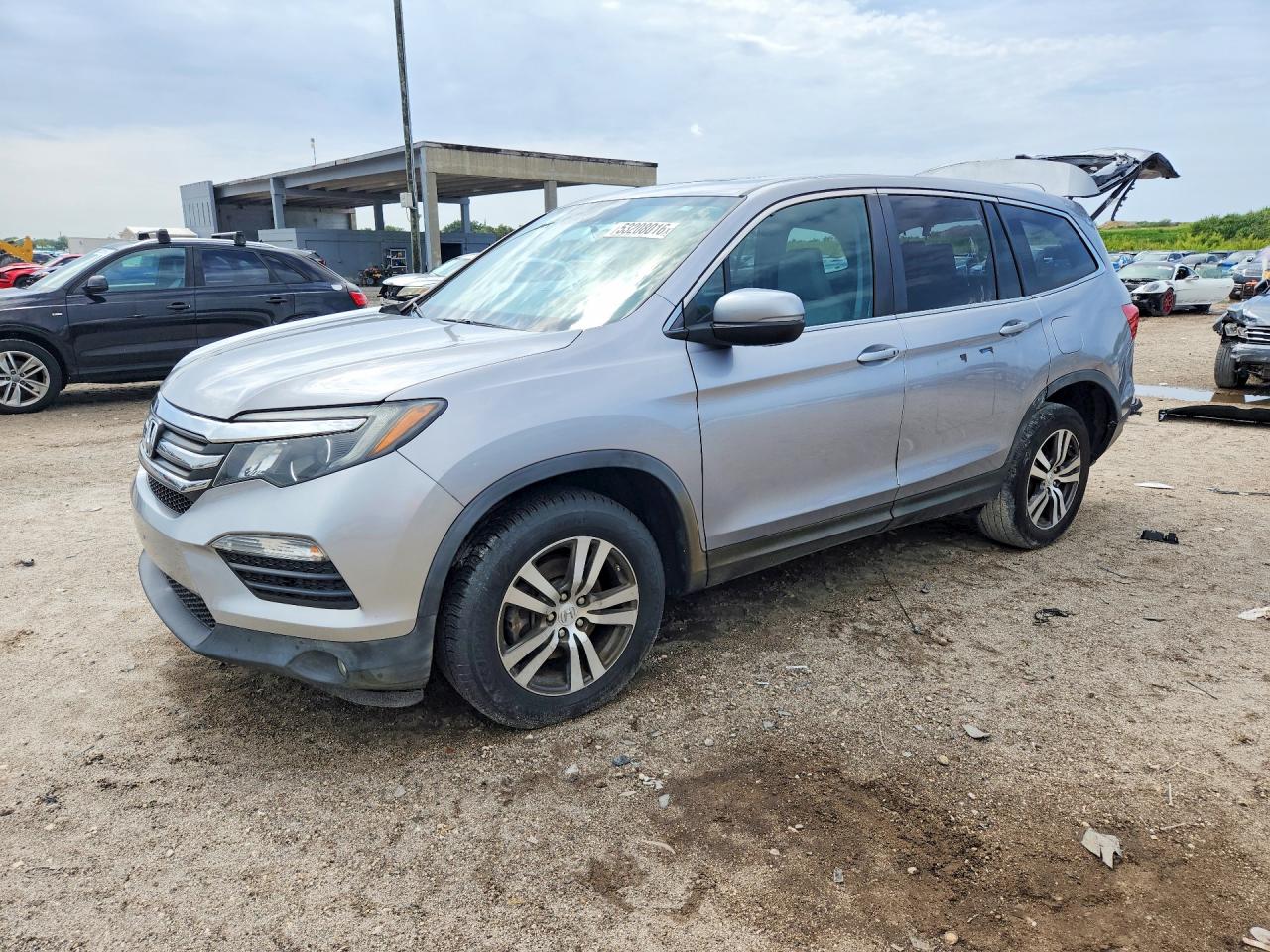 Salvage Honda Pilot Image