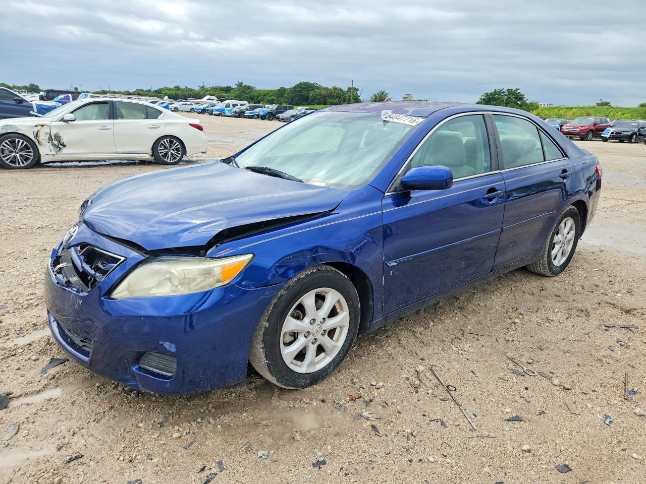 Salvage Toyota Camry Image