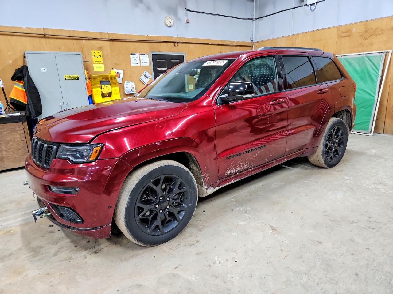 Salvage Jeep Grand Cherokee Image