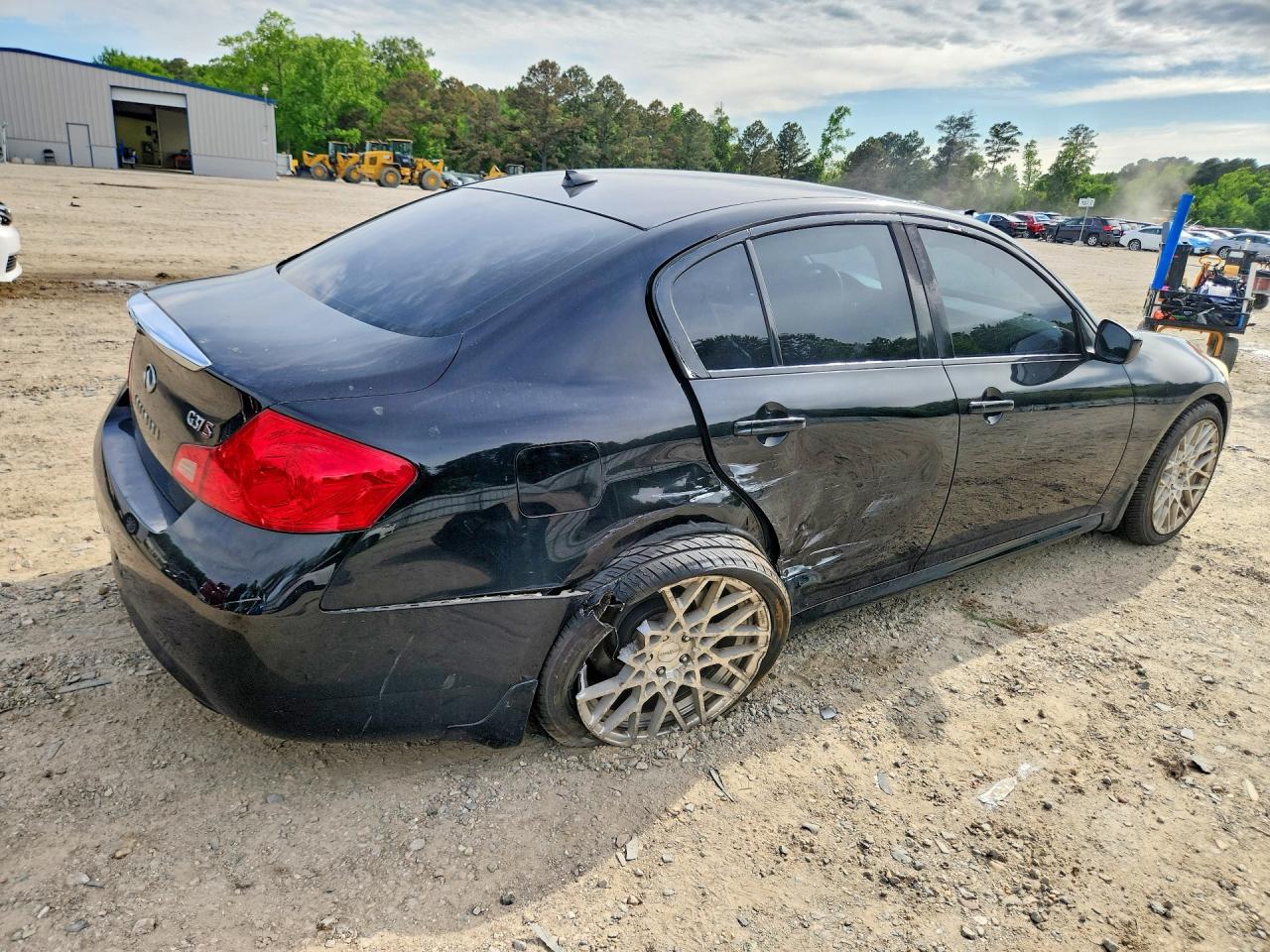 INFINITI G37 Base