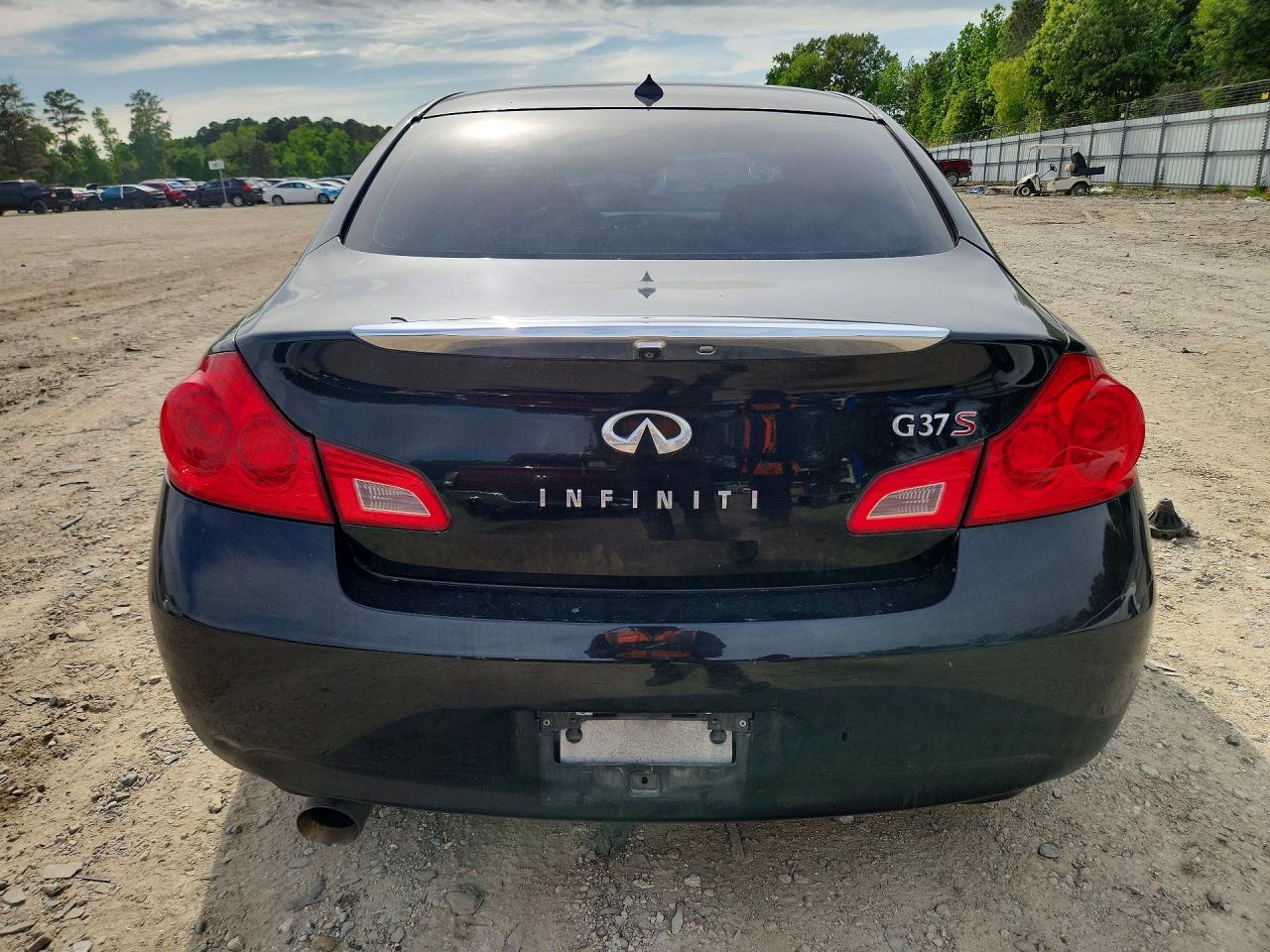 INFINITI G37 Base