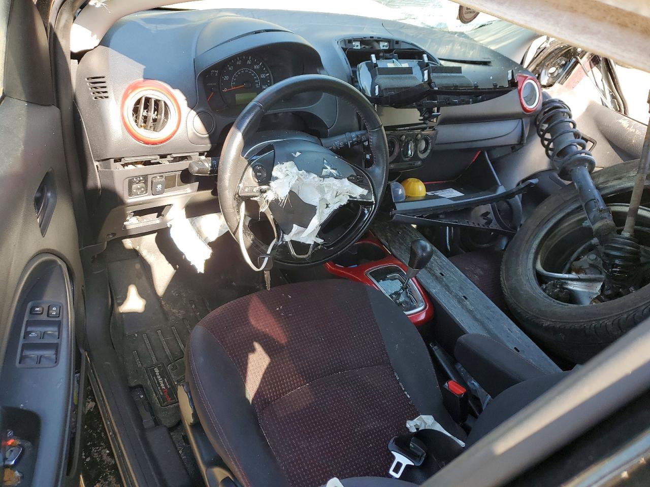 Mitsubishi Mirage Le