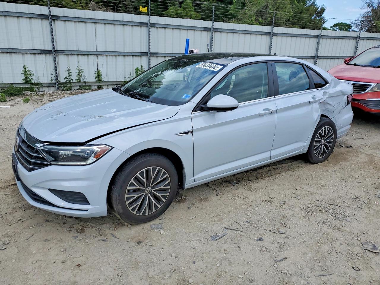 Salvage Volkswagen Jetta Image