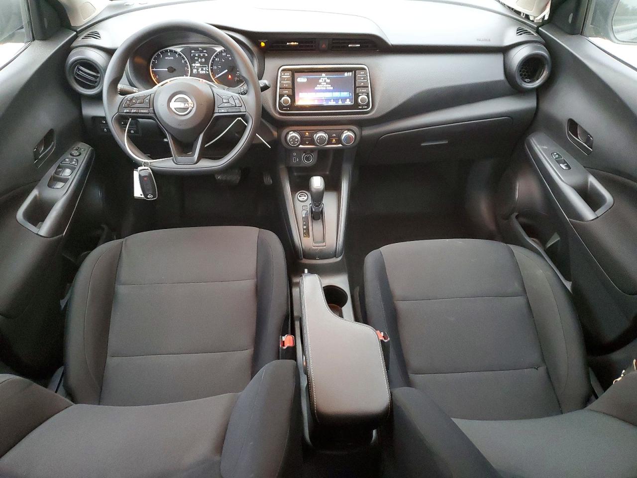 Nissan Kicks Play S