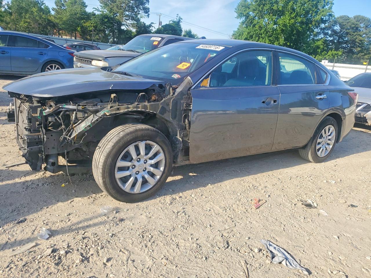 Salvage Nissan Altima Image