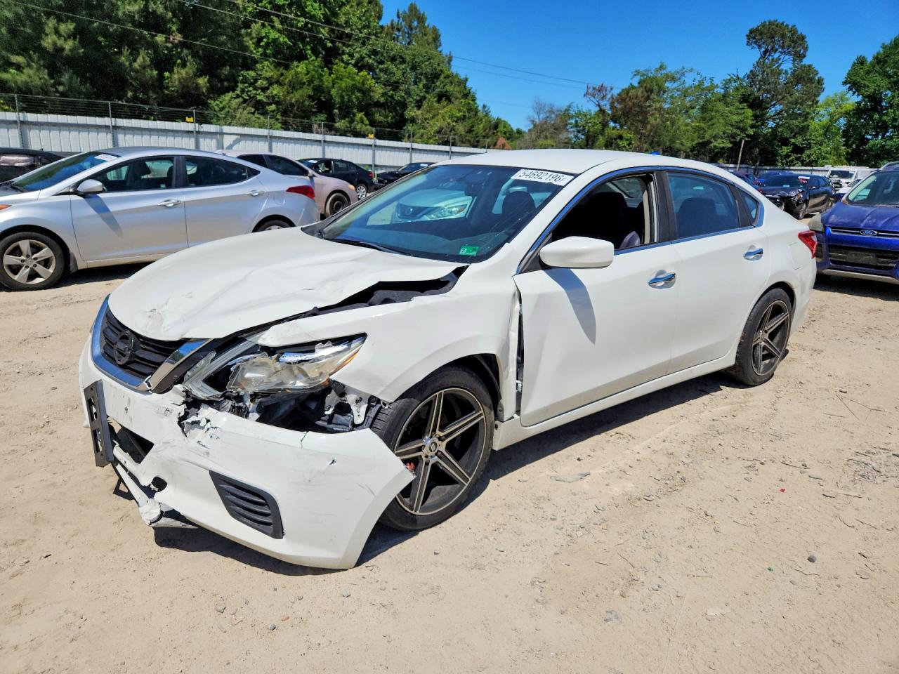 Salvage Nissan Altima Image