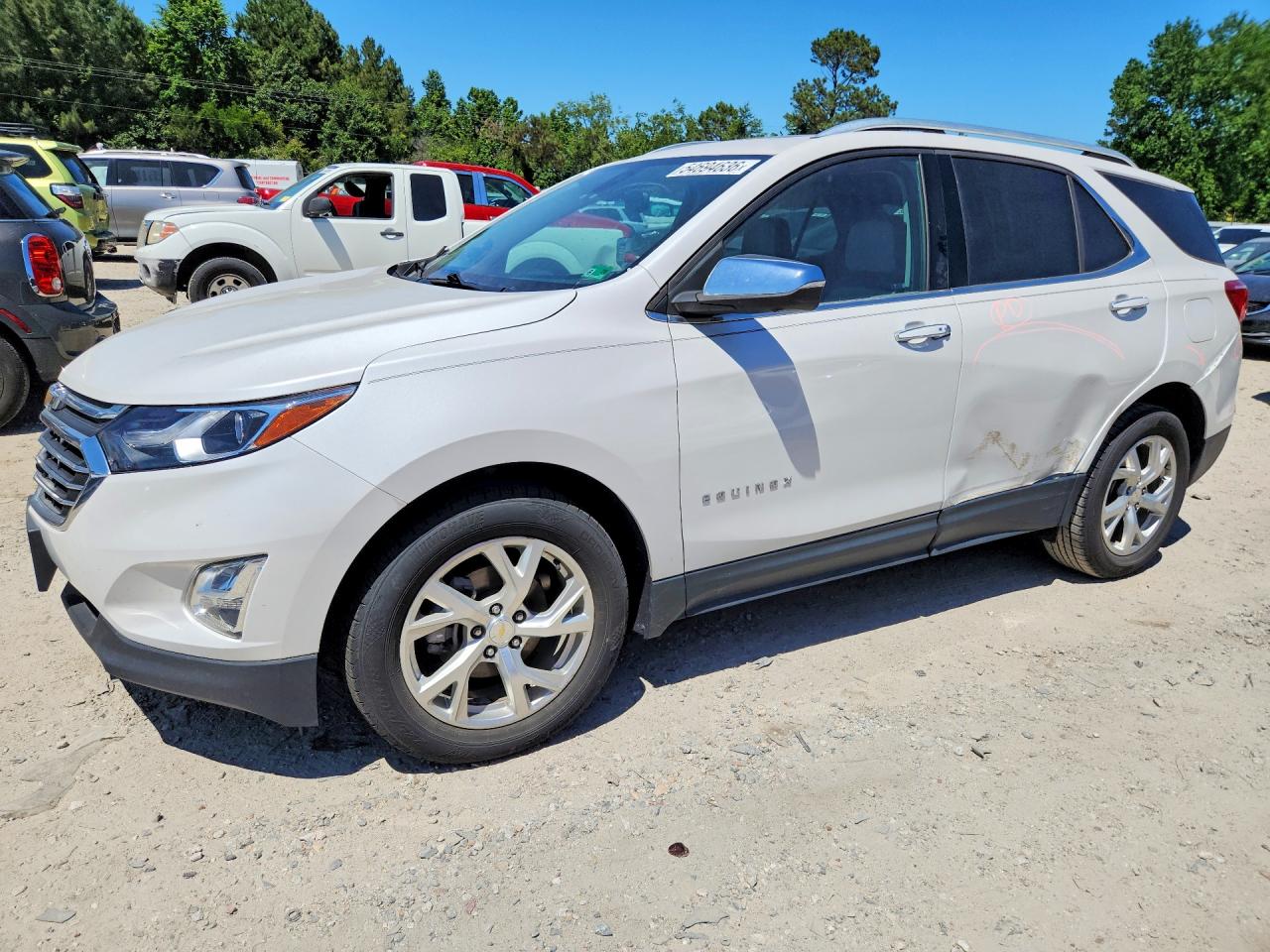 Salvage Chevrolet Equinox Image