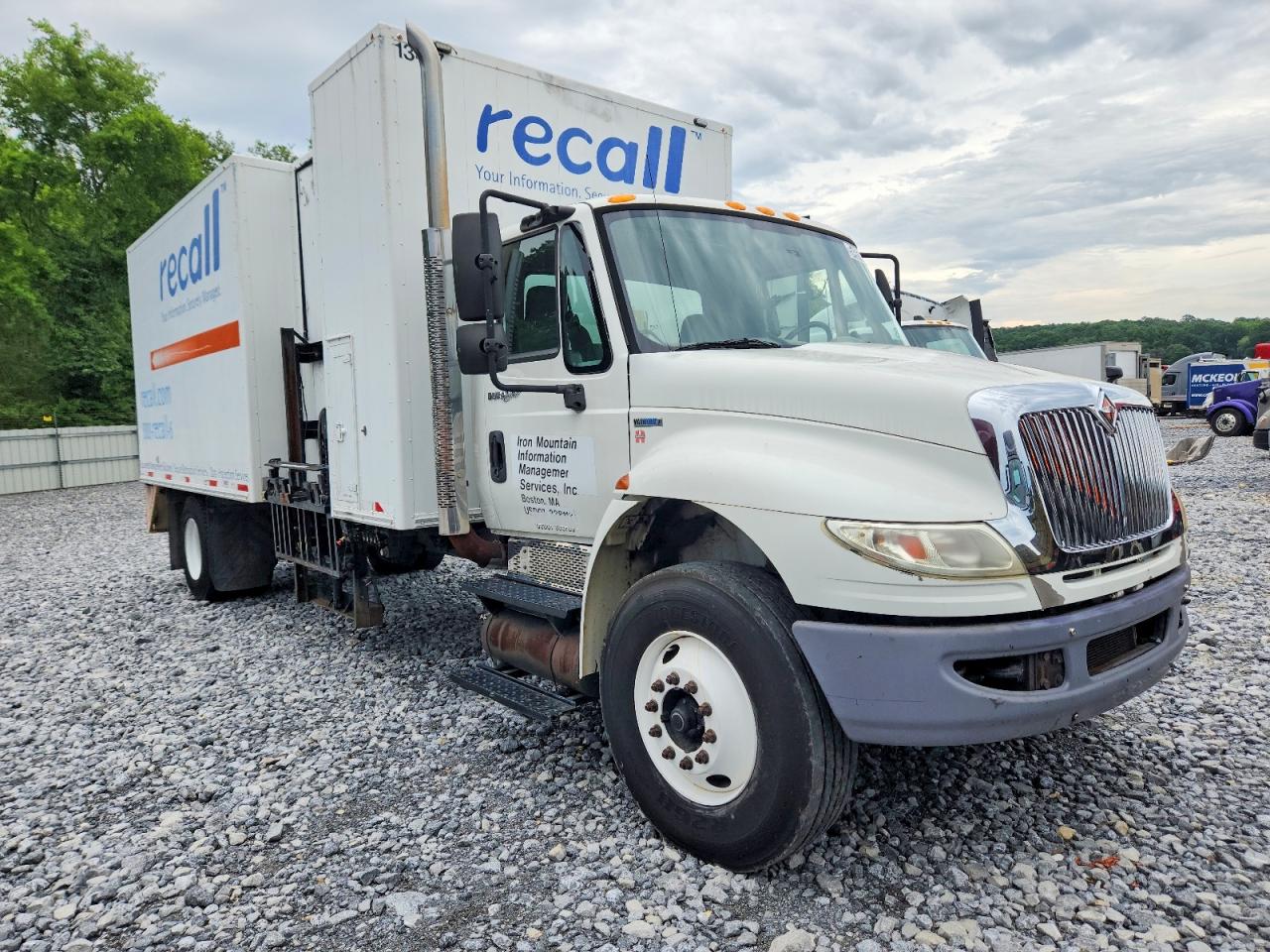 Salvage International 4300 Image