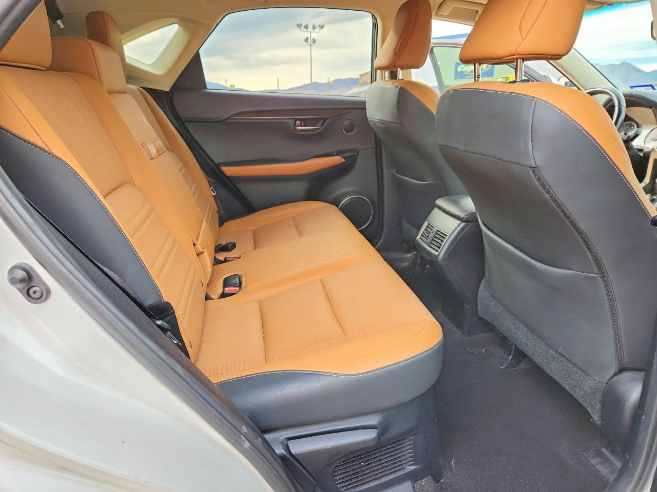 Lexus NX Base