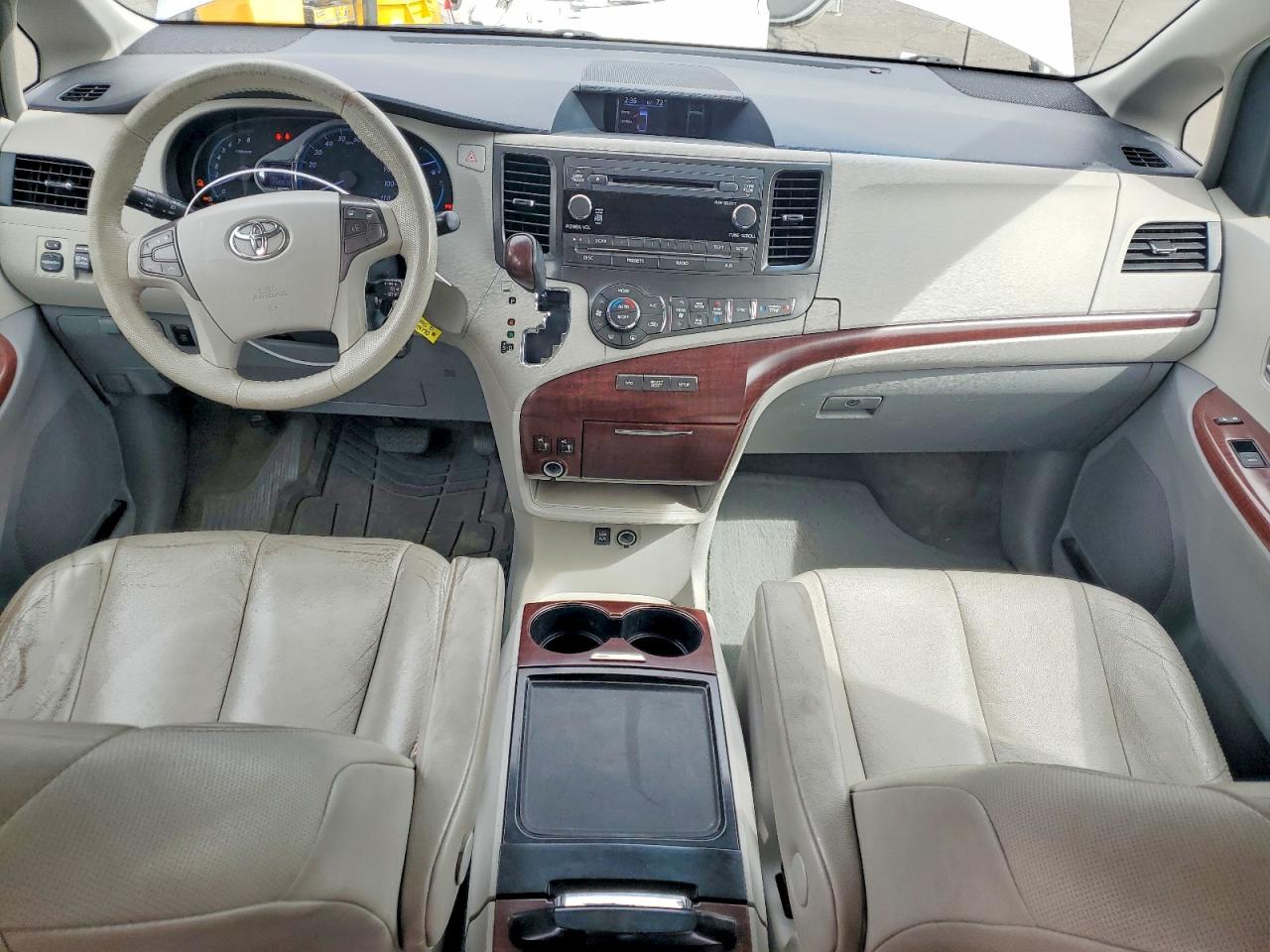 Toyota Sienna Xle 7-passenger