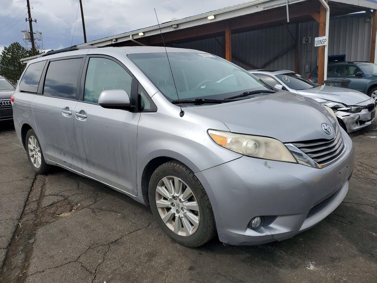 Toyota Sienna Xle 7-passenger
