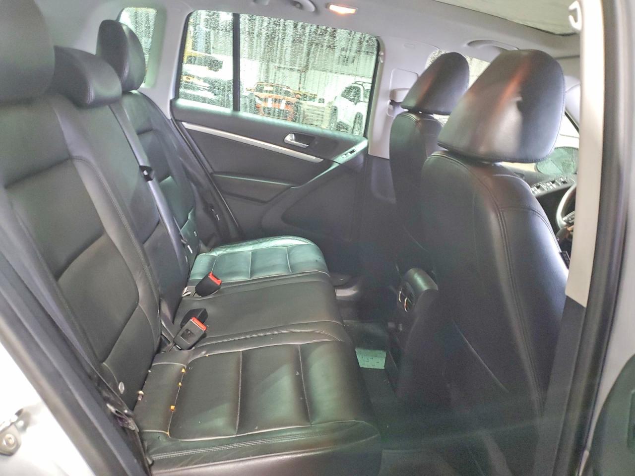 Volkswagen Tiguan S