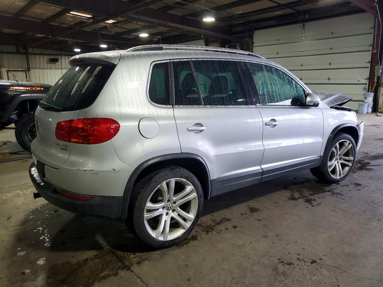 Volkswagen Tiguan S