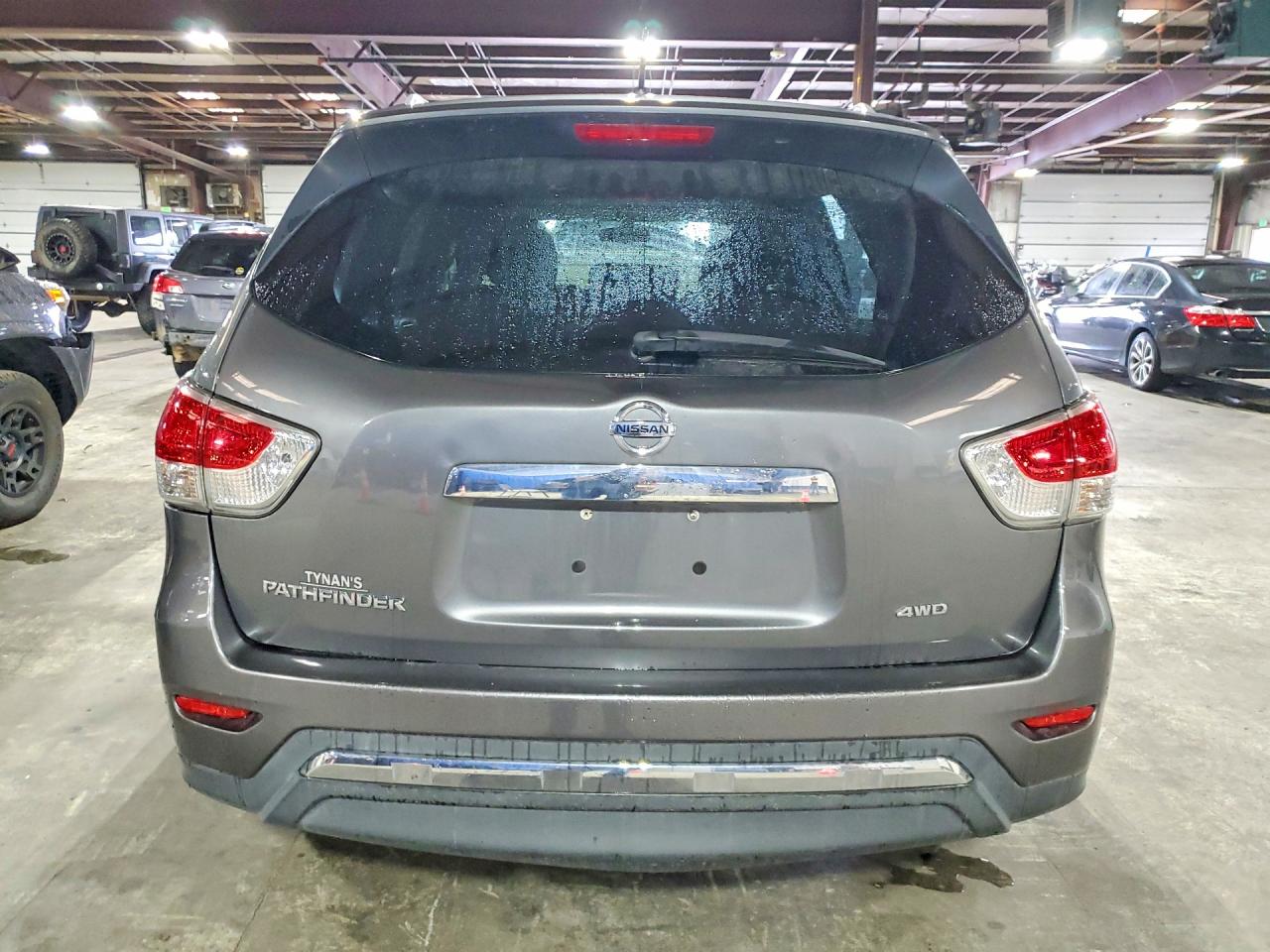 Nissan Pathfinder S