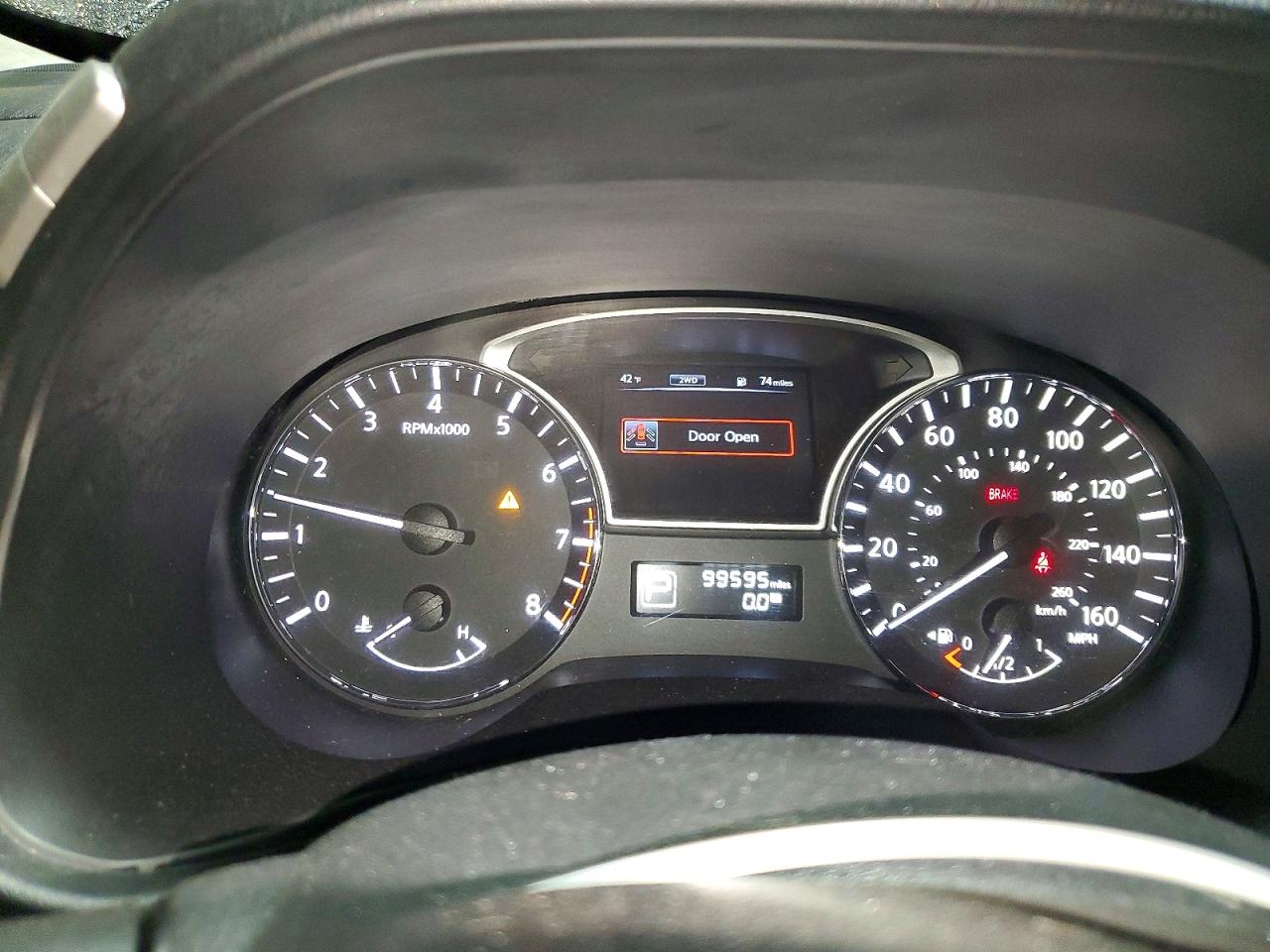 Nissan Pathfinder S