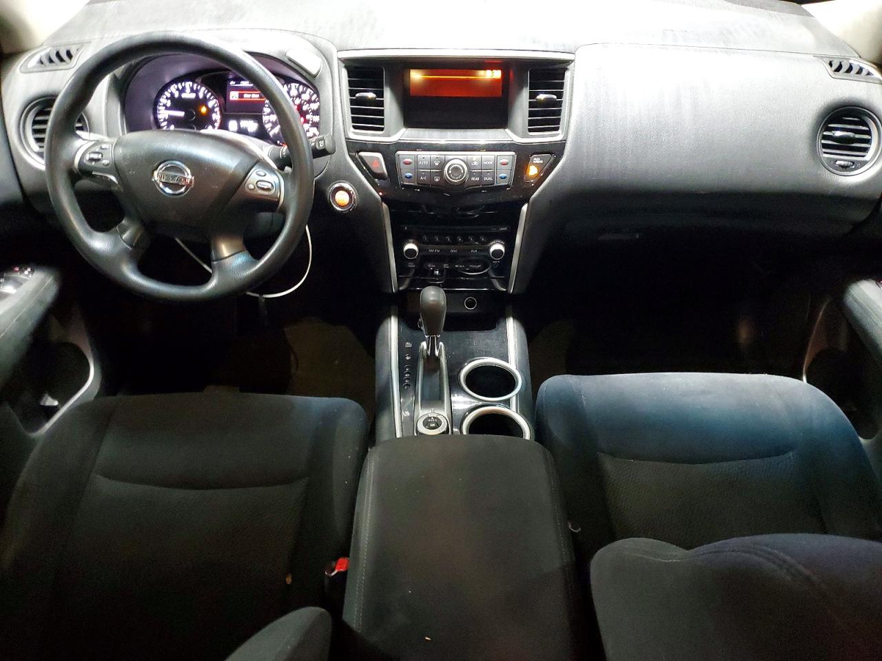Nissan Pathfinder S
