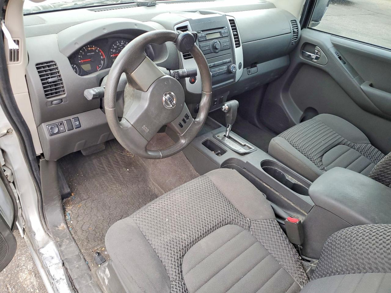 Nissan Frontier Se V6
