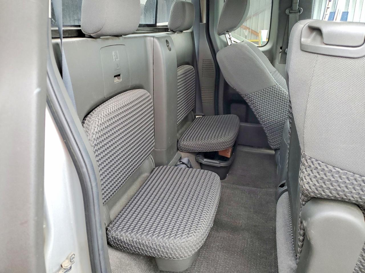 Nissan Frontier Se V6
