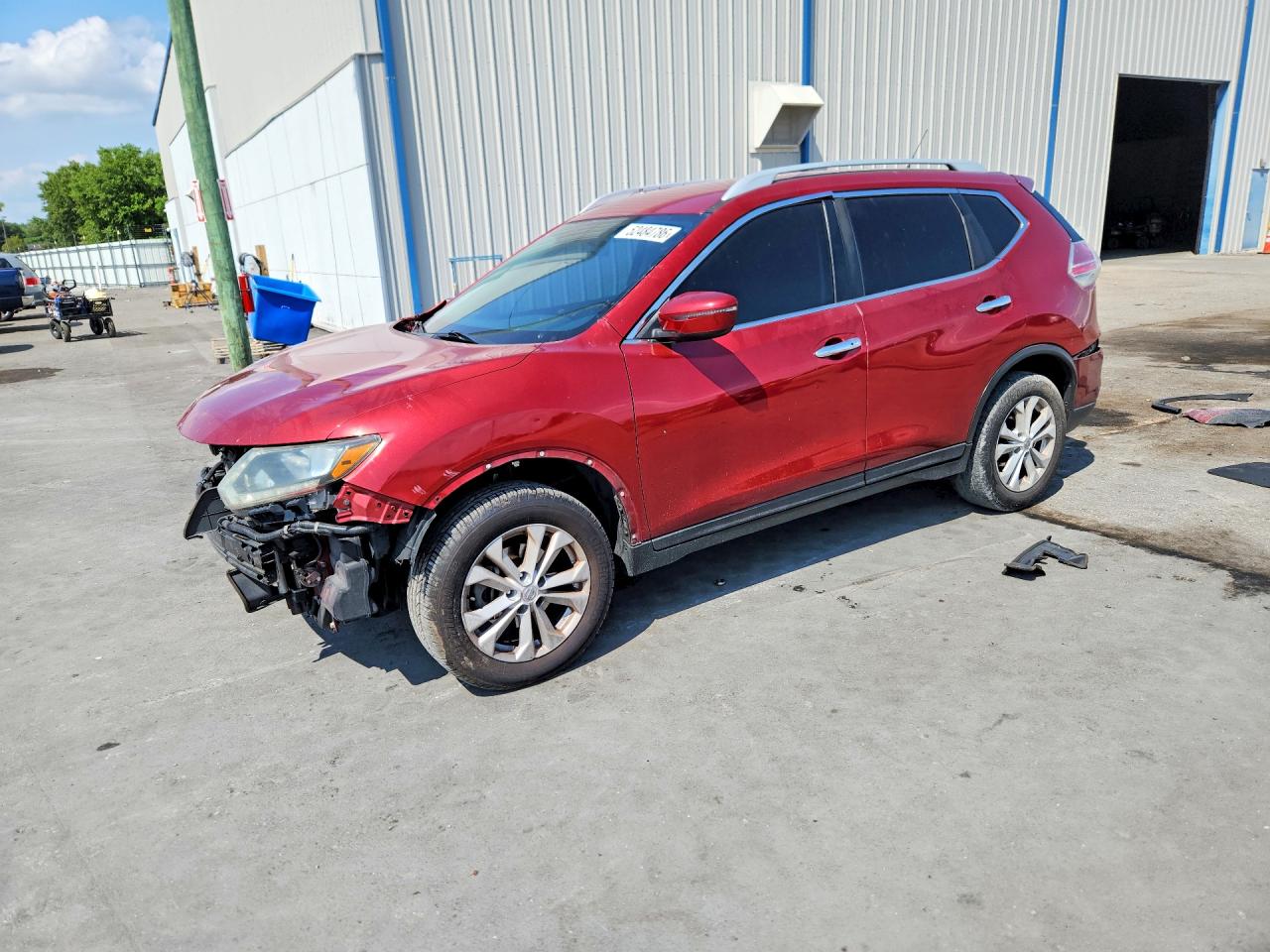 Salvage Nissan Rogue Image