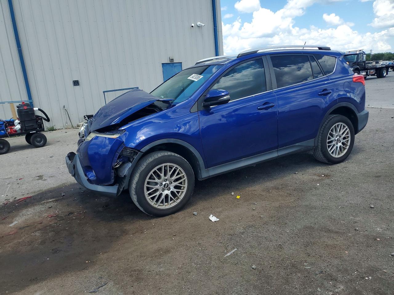 Salvage Toyota RAV4 Image
