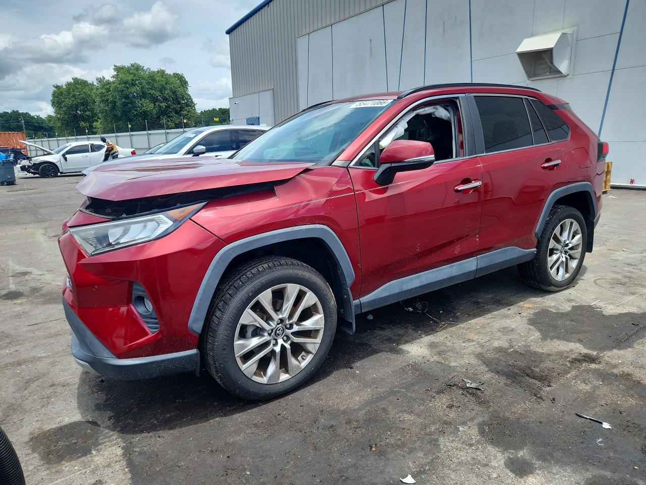 Salvage Toyota RAV4 Image